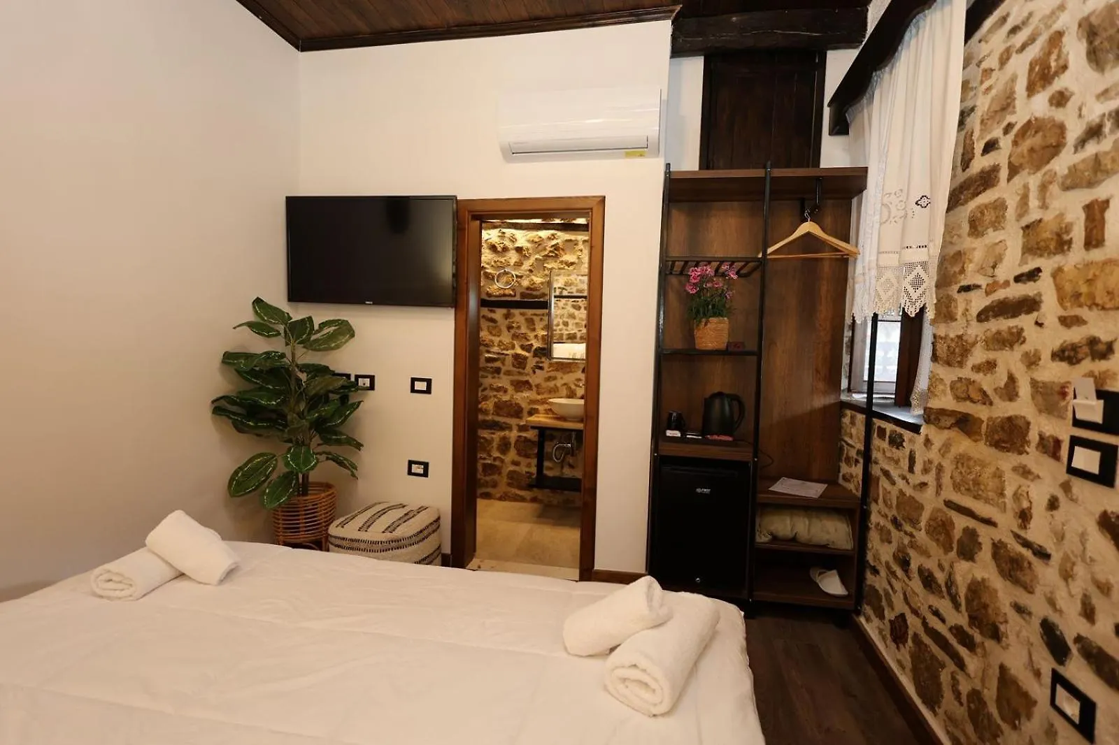 Ador Boutique Hotel Berat 0*,  Albania